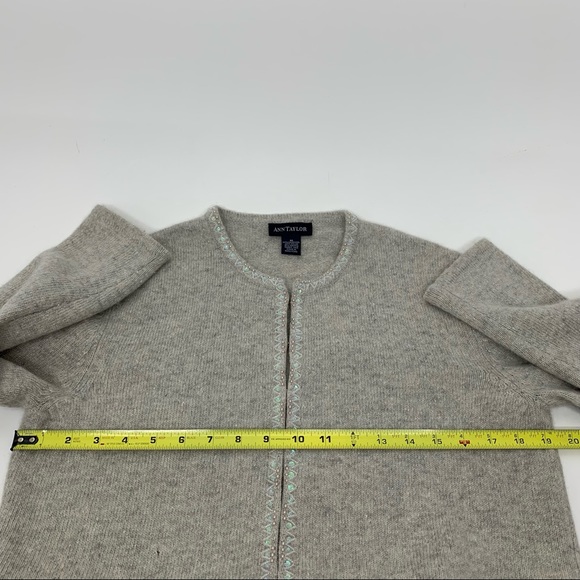 Ann Taylor Gray Iridescent Beaded Lambswool Angora Blend Preppy Cardigan Medium - Picture 13 of 15
